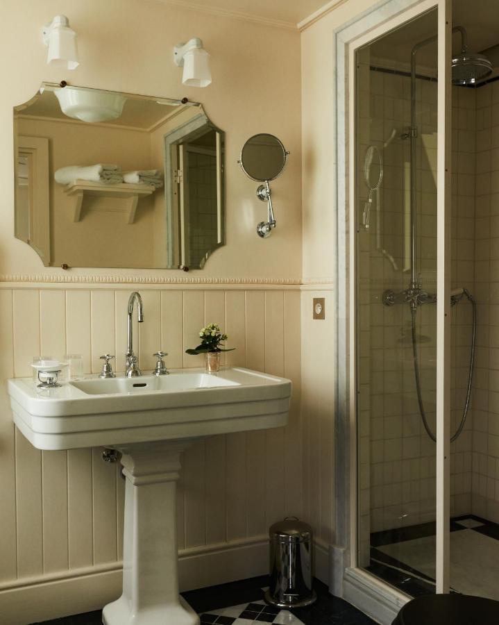 Hotel Chateau Voltaire Parigi