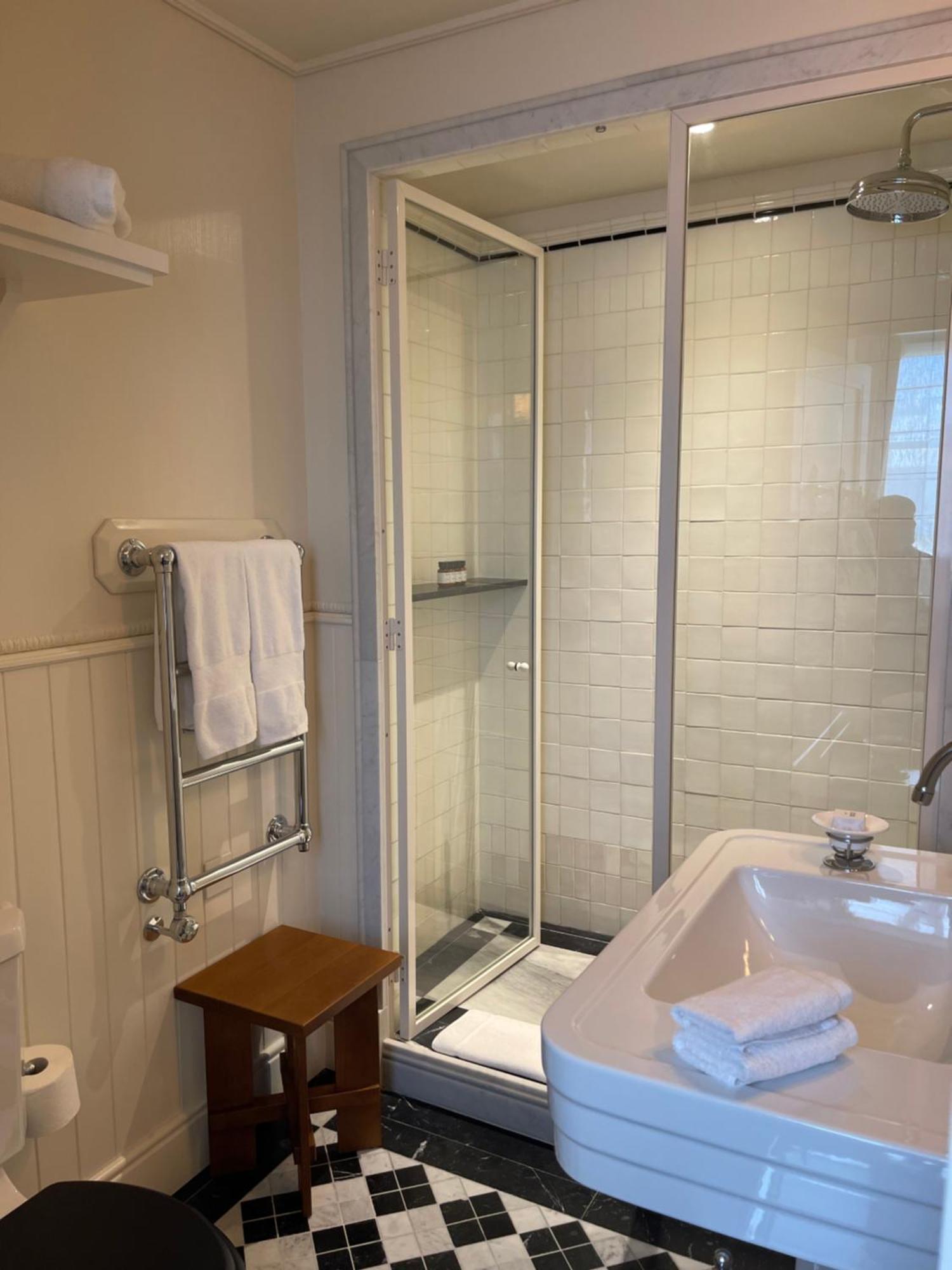 Hotel Chateau Voltaire Parigi