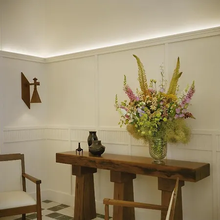 Chateau Voltaire Hotel Parigi