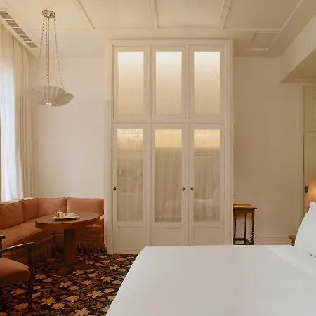 Hotel Chateau Voltaire Parigi