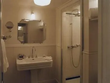 Chateau Voltaire Parigi