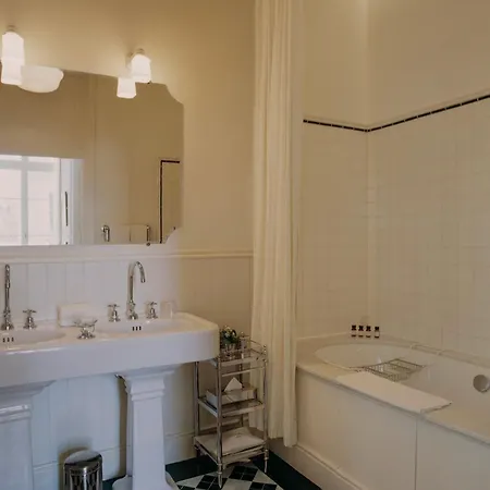 Chateau Voltaire Parigi