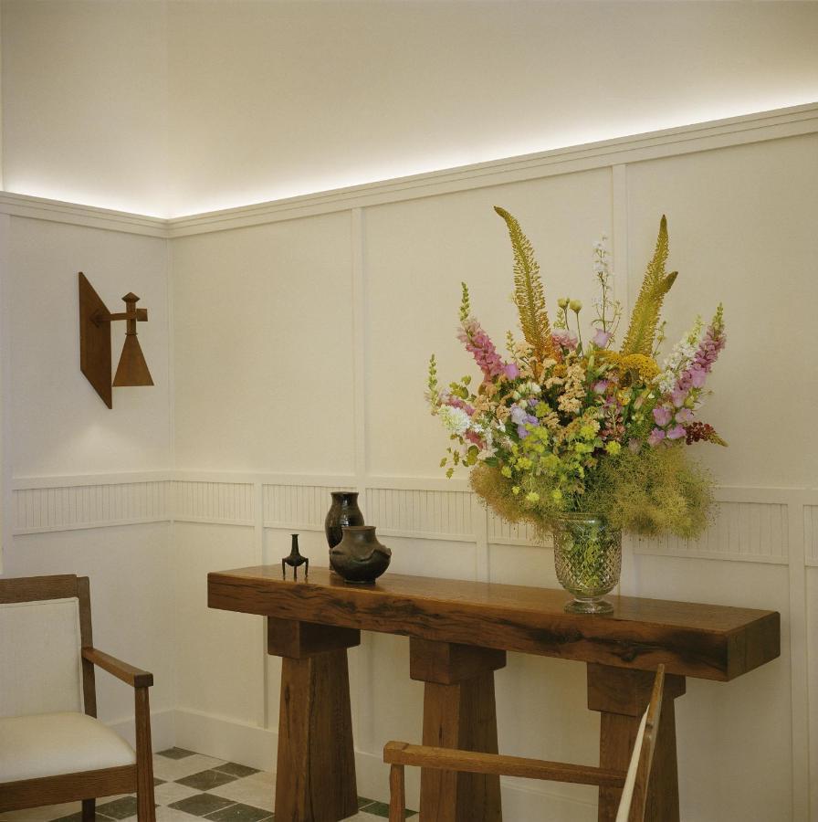 Chateau Voltaire Hotel Paris