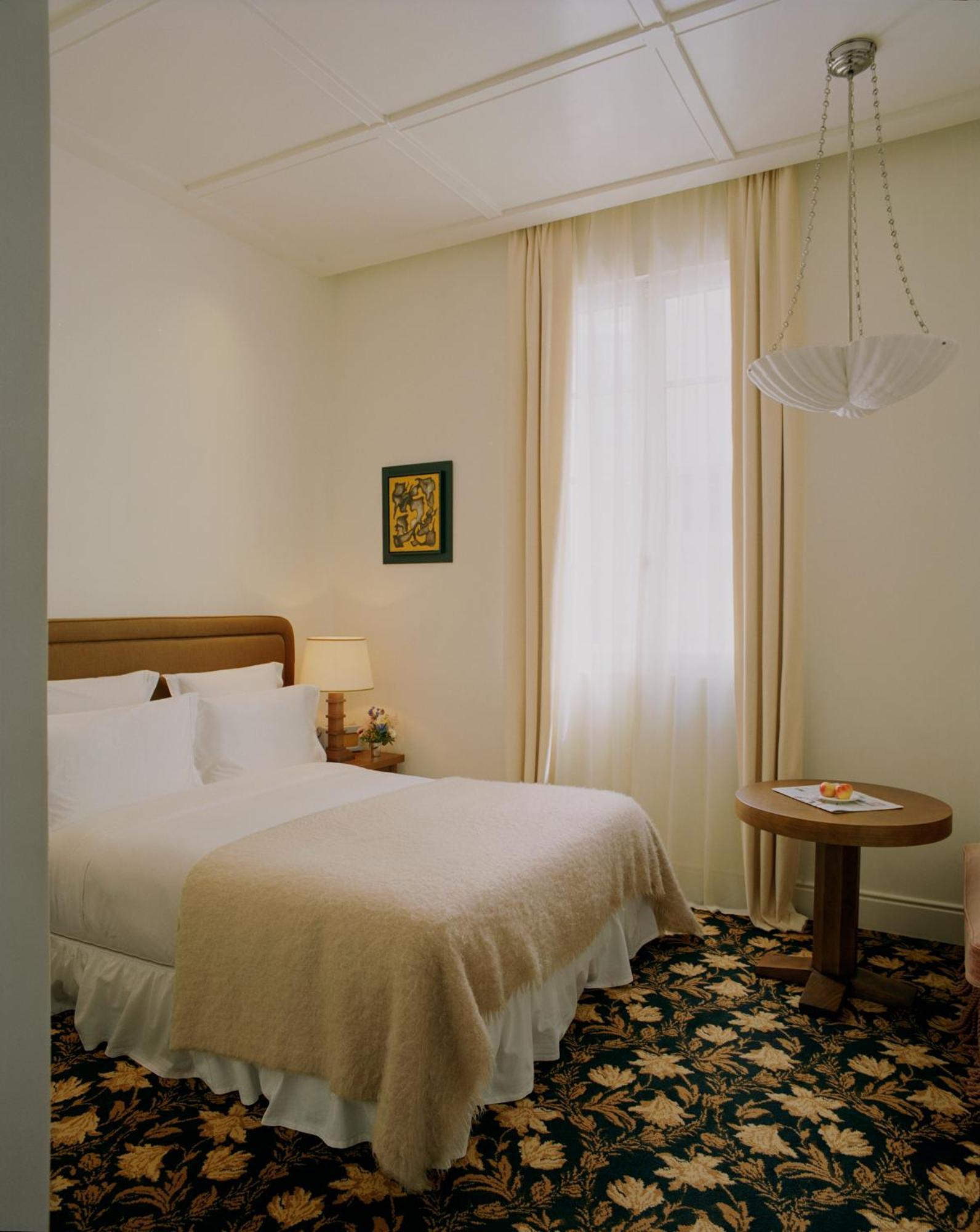 Chateau Voltaire Paris