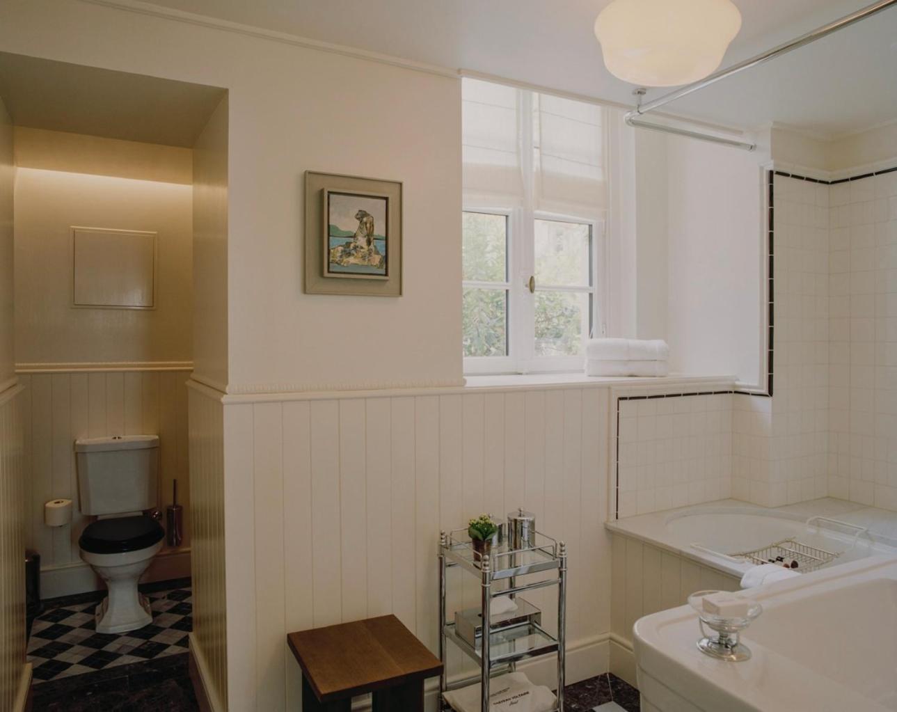 Chateau Voltaire Paris